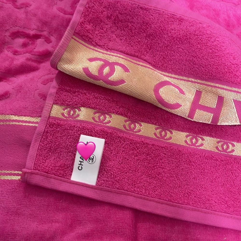 Pink towels new never used